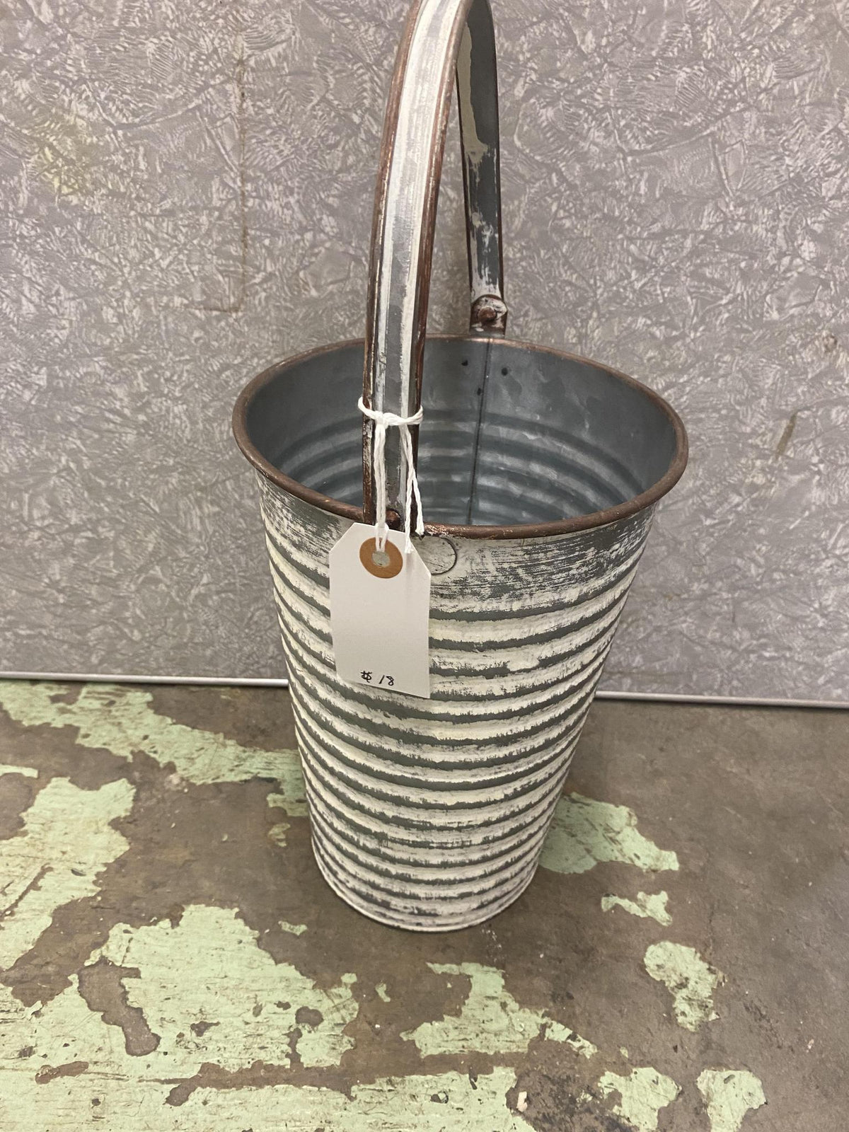 Med. Galvanized Bucket