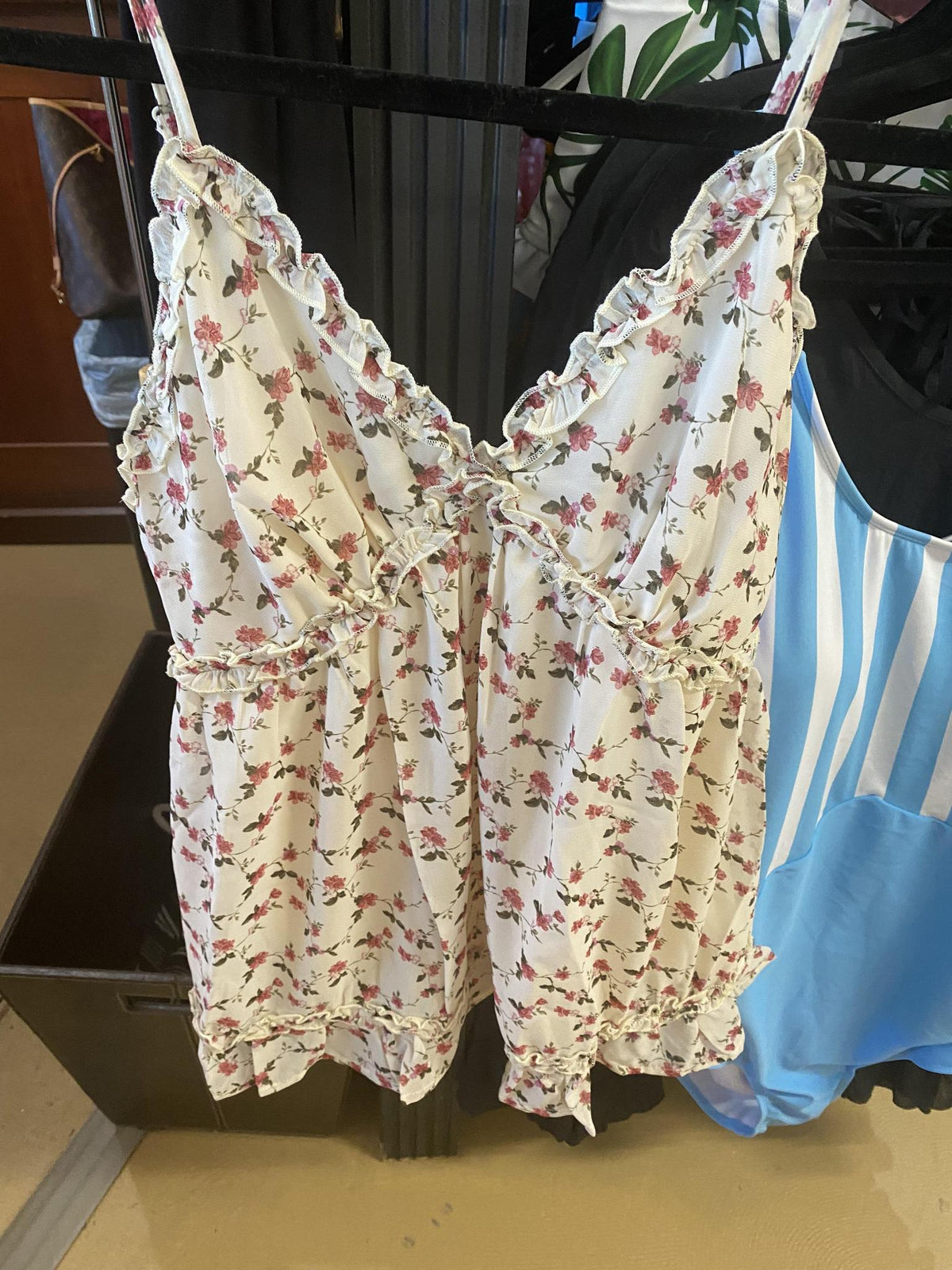 Floral Print w/ ruffle detail Top
