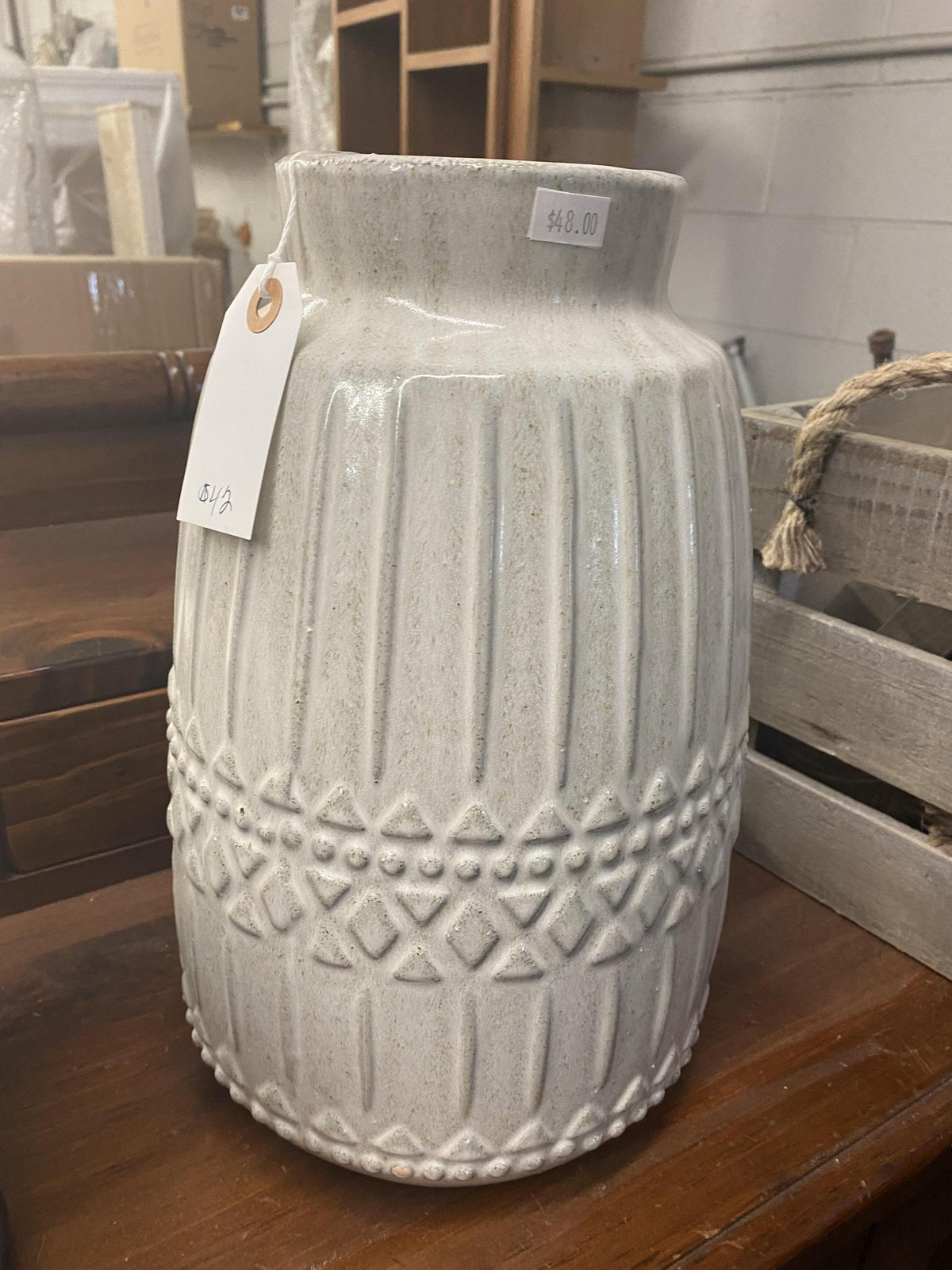 Med. White Vase w/ raised design