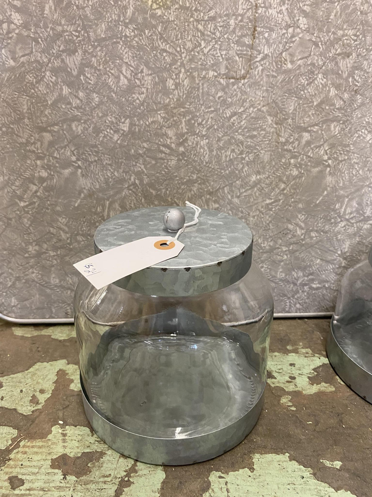 Med. Squatty Glass Jar w/ Metal LID